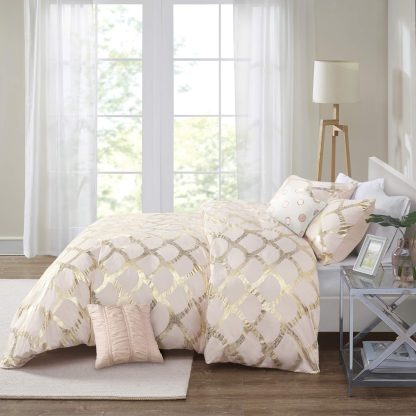 Champagne gold scalloped bedding - Image 8