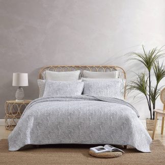 Light gray textured quilted bed cover three-piece set
