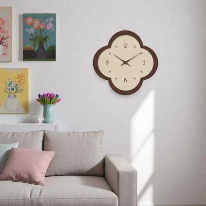 Creative four-leaf clover shape wall clock - Image 3