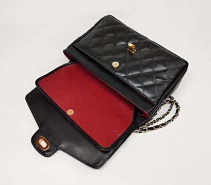 Quilted leather shoulder bag - Image 2