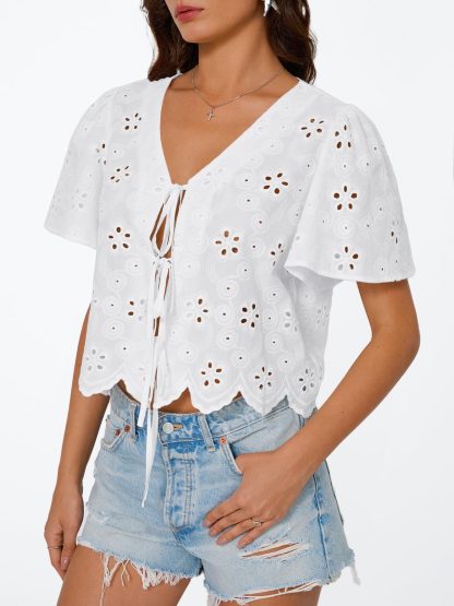 Women's White Hollow Embroidery Lace-Up Cropped Top - Image 3