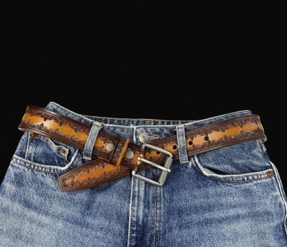Contrast color carved cowhide belt - Image 8