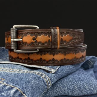 Contrast color carved cowhide belt