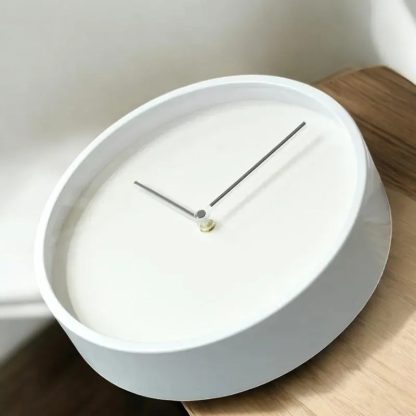 Minimalist round wall clock - Image 4