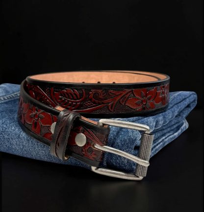 Black and red contrasting floral-carved belt - Image 4