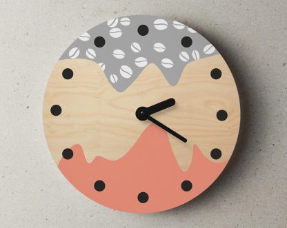 Coffee element contrasting wooden wall clock - Image 3