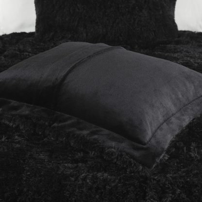 Luxurious black faux fur bedding - Image 2