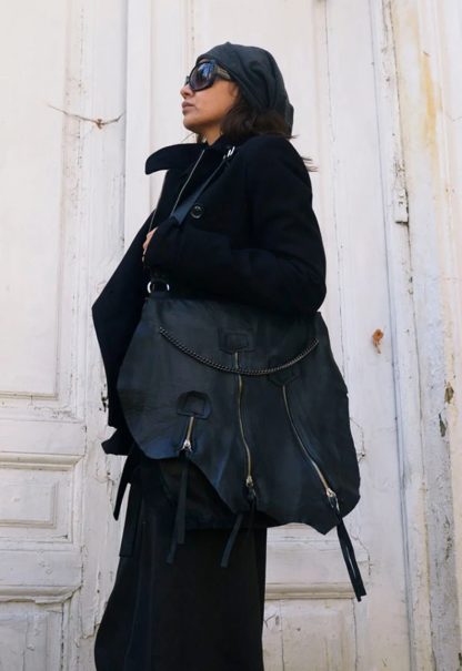 Dark style multi-zipper design shoulder bag - Image 3