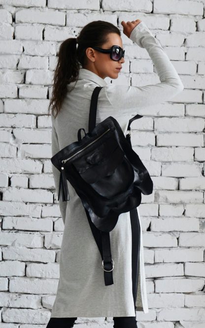 Dark leather backpack - Image 2
