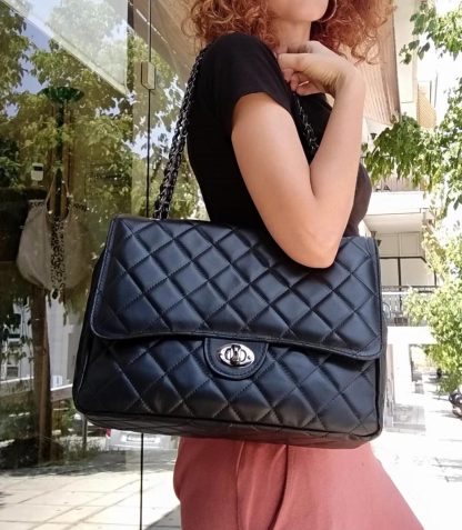 Diamond-patterned black and gold chain bag - Image 4
