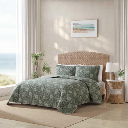Dark green floral quilted bed cover three-piece set - Image 9