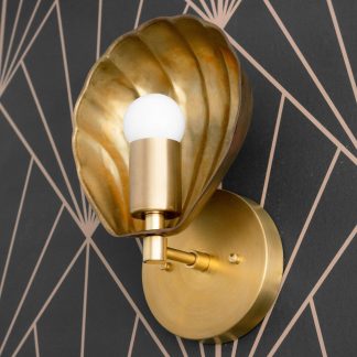Retro shell-shaped metal wall lamp