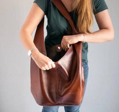 Handmade leather hobo bag - Image 6