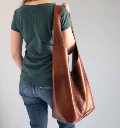 Handmade leather hobo bag - Image 3
