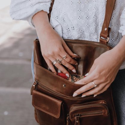 Elegant Handmade Leather Crossbody Bag - Image 5