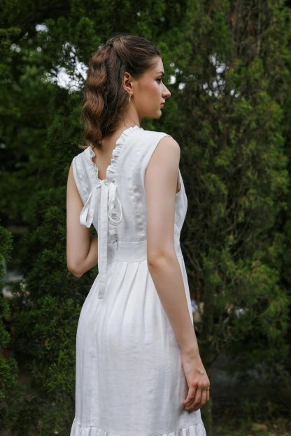 French sleeveless V-neck linen white dress - Image 5