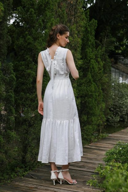 French sleeveless V-neck linen white dress - Image 4