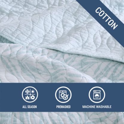 Light blue leaf pattern three-piece bed cover set - Image 4