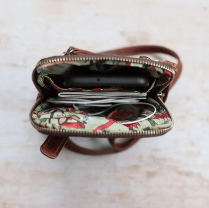 Handmade leather crossbody phone bag - Image 5