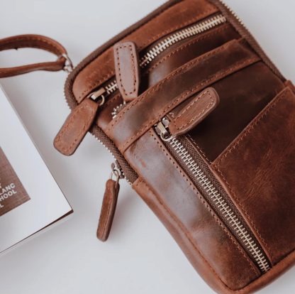 Handmade leather crossbody phone bag - Image 3