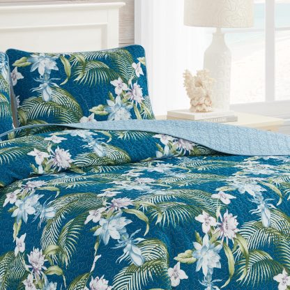 Tropical Blue Floral Bedspread Three-Piece Set - Image 9
