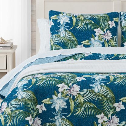 Tropical Blue Floral Bedspread Three-Piece Set - Image 3