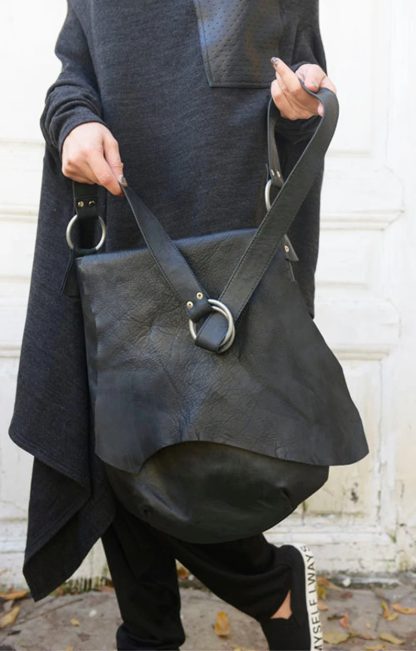 Dark metal ring soft leather shoulder bag - Image 3