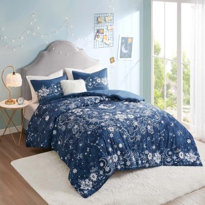 Indigo floral bedding