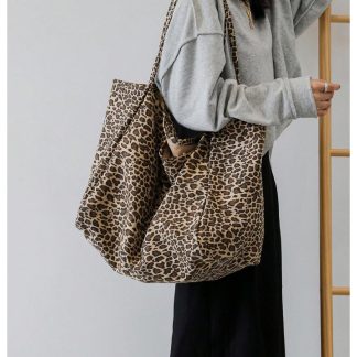 Leopard print oversized tote bag