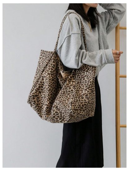 Leopard print oversized tote bag