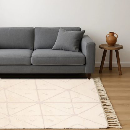 Simple geometric handmade carpet - Image 4