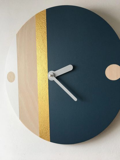 Simple design wall clock - Image 3