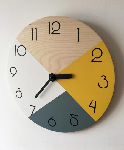 Four-color wooden wall clock - Image 2