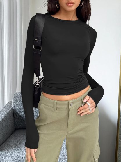 Women's black long-sleeved cropped top