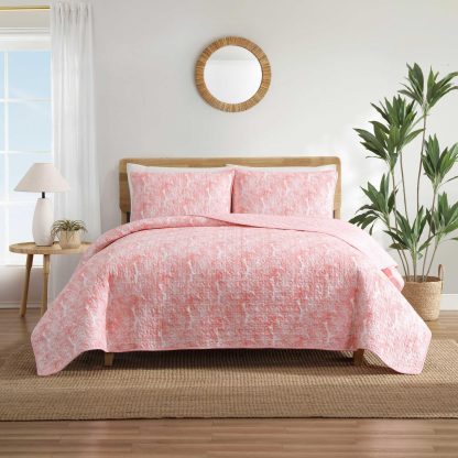 Pink and white floral quilted three-piece bed cover set - Image 8