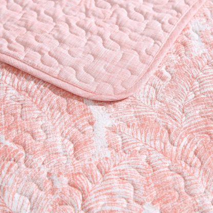 Pink and white floral quilted three-piece bed cover set - Image 4