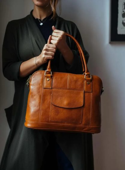 Handmade leather shoulder bag - Image 4