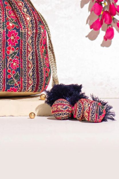 Bohemian contrast embroidered drawstring bag - Image 2
