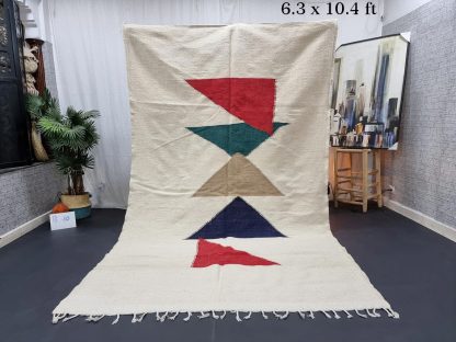 Handmade contrasting triangle carpet - Image 10
