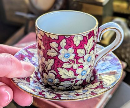 Rose-red floral gilded cup and saucer set - Image 10