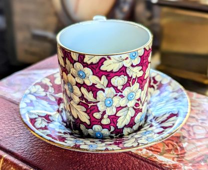 Rose-red floral gilded cup and saucer set - Image 3