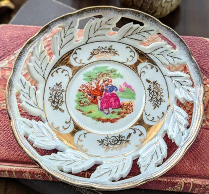 Gilded hand-painted bone china cup and saucer set - Image 7