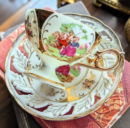 Gilded hand-painted bone china cup and saucer set - Image 6