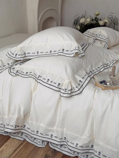 Minimalist contrast color embroidery four-piece set - Image 4