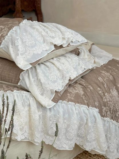 Retro pastoral lace four-piece bedding set - Image 3