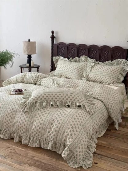 Retro pastoral small floral ruffled bedding four-piece set