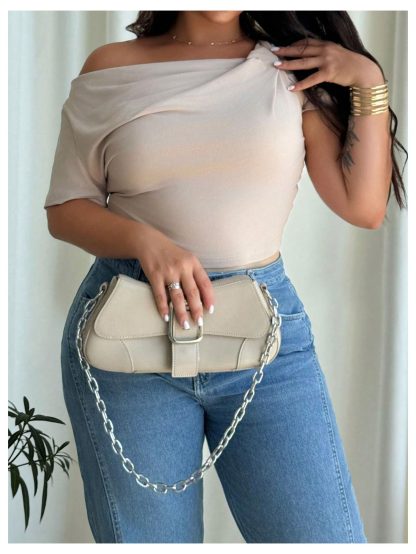 One-shoulder off-the-shoulder cropped top