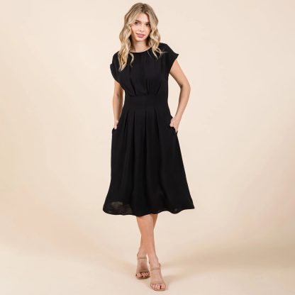 Elegant black dress with waist and wide swing - Image 2