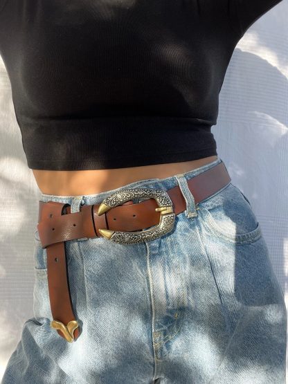 Brown belt with distressed metal buckle - Image 5