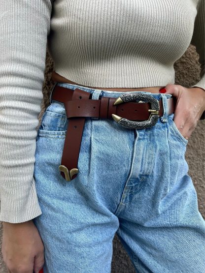 Brown belt with distressed metal buckle - Image 2
